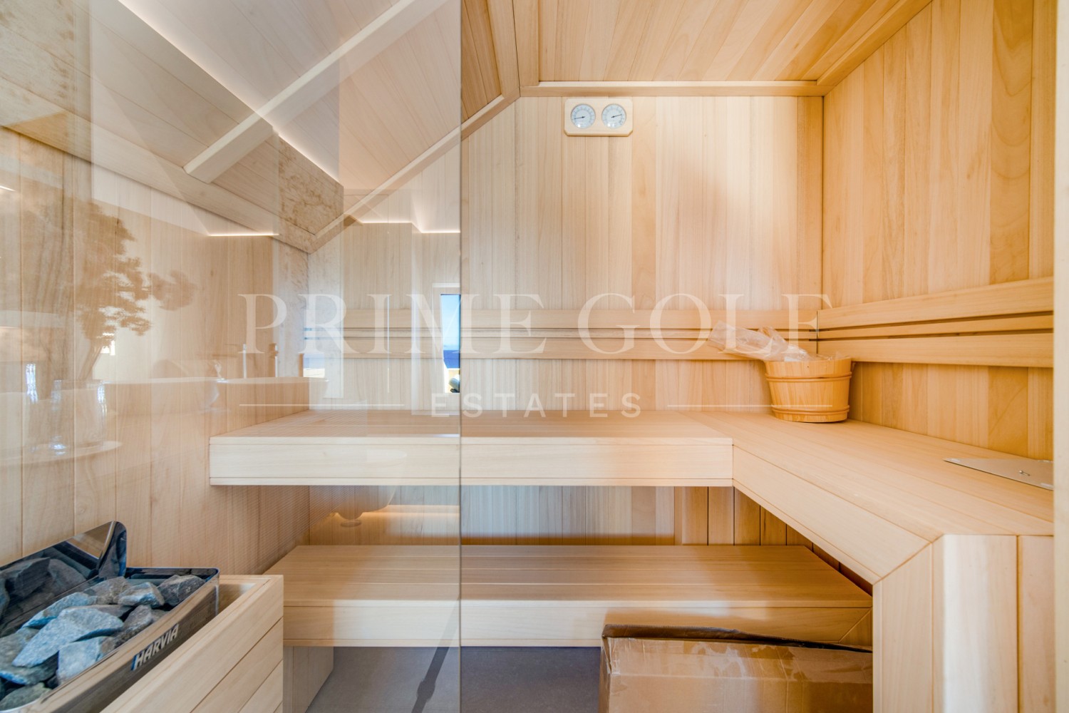 4 bed Penthouse For Sale in Marbella East, Malaga - thumb 3