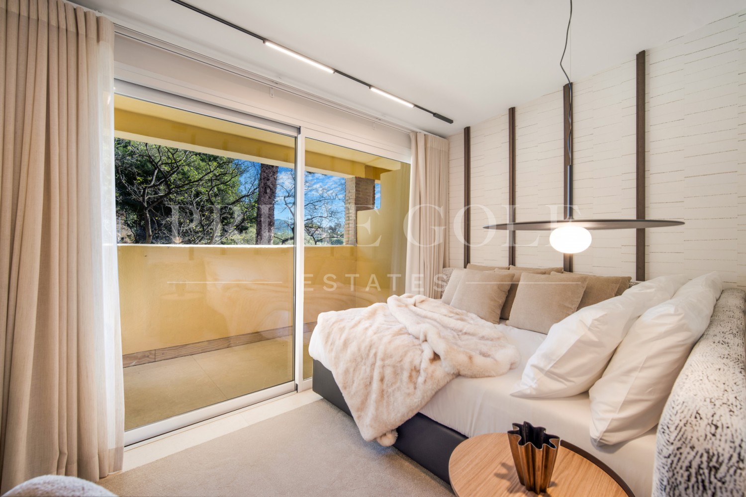 4 bed Penthouse For Sale in Marbella East, Malaga - thumb 17