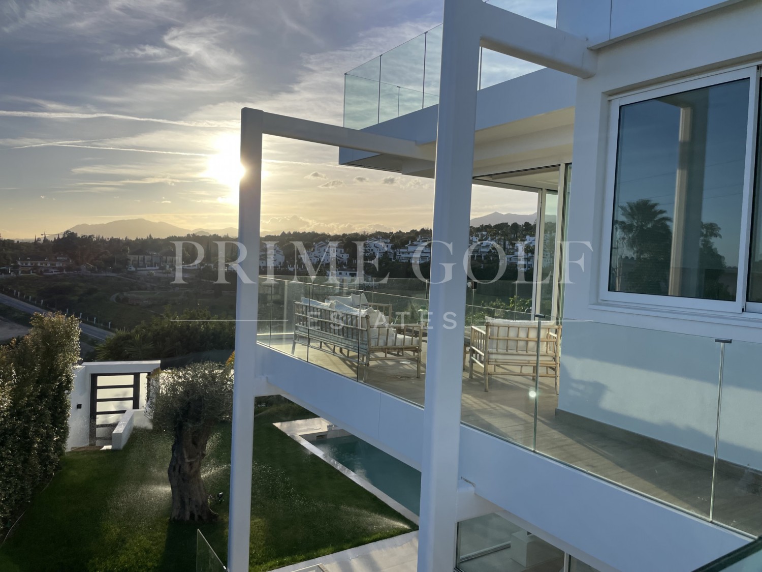 4 bed Villa For Sale in Marbella, Malaga - thumb 4