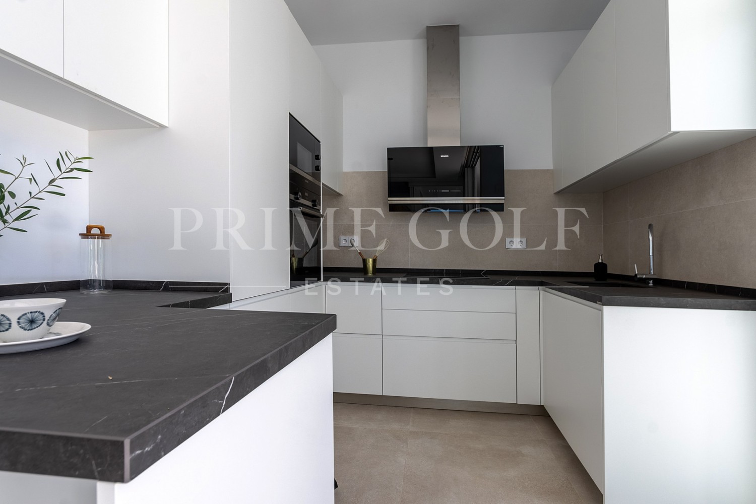 4 bed Villa For Sale in Marbella, Malaga - thumb 17