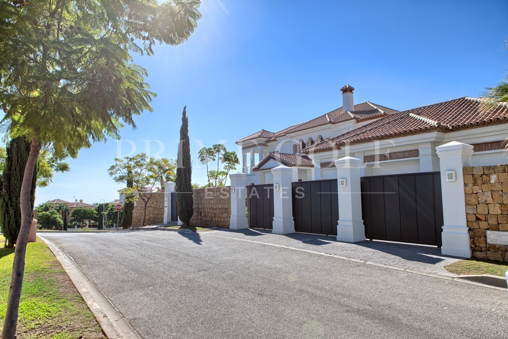 6 bed Villa For Sale in Benahavis, Malaga - thumb 8