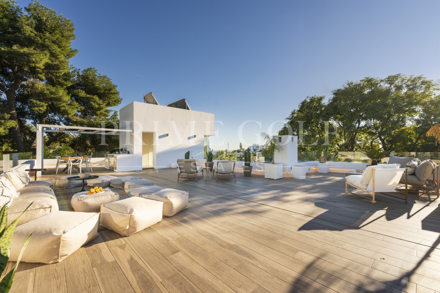 6 bed Villa For Sale in Nueva Andalucia, Malaga - thumb 7