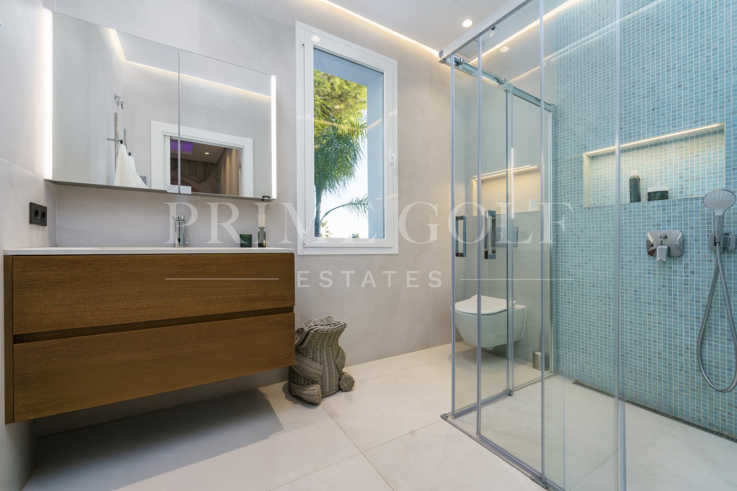 6 bed Villa For Sale in Nueva Andalucia, Malaga - thumb 21