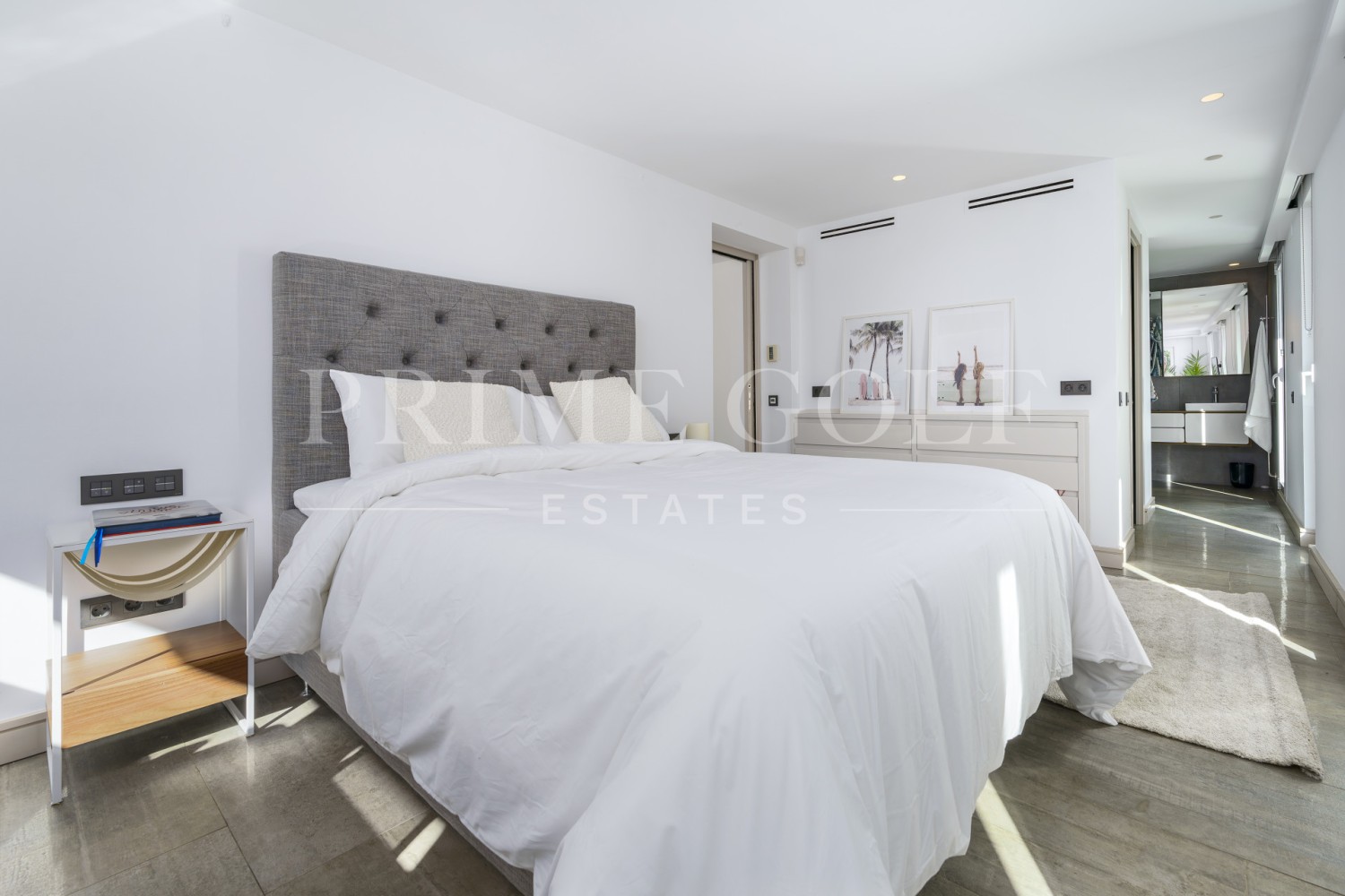 6 bed Villa For Sale in Nueva Andalucia, Malaga - thumb 33