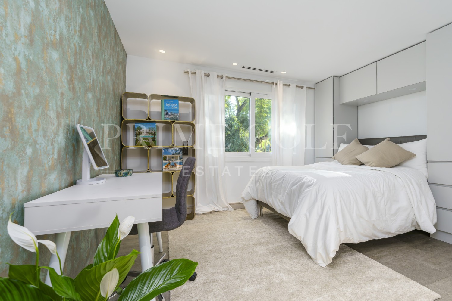 6 bed Villa For Sale in Nueva Andalucia, Malaga - thumb 38