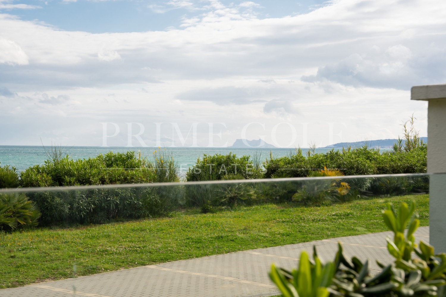 1 bed Apartment For Sale in Estepona, Malaga - thumb 1