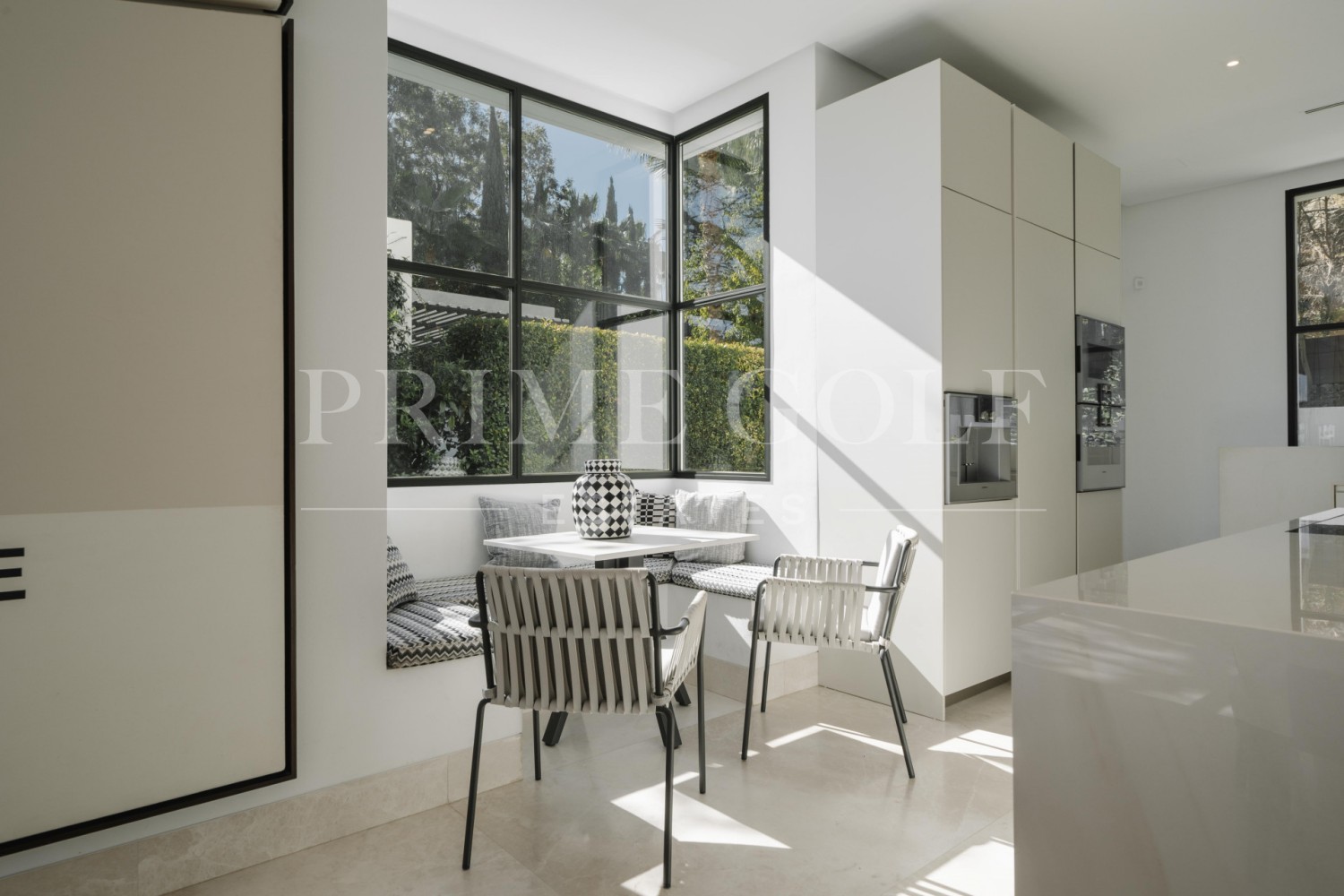 6 bed Villa For Sale in Benahavis, Malaga - thumb 16