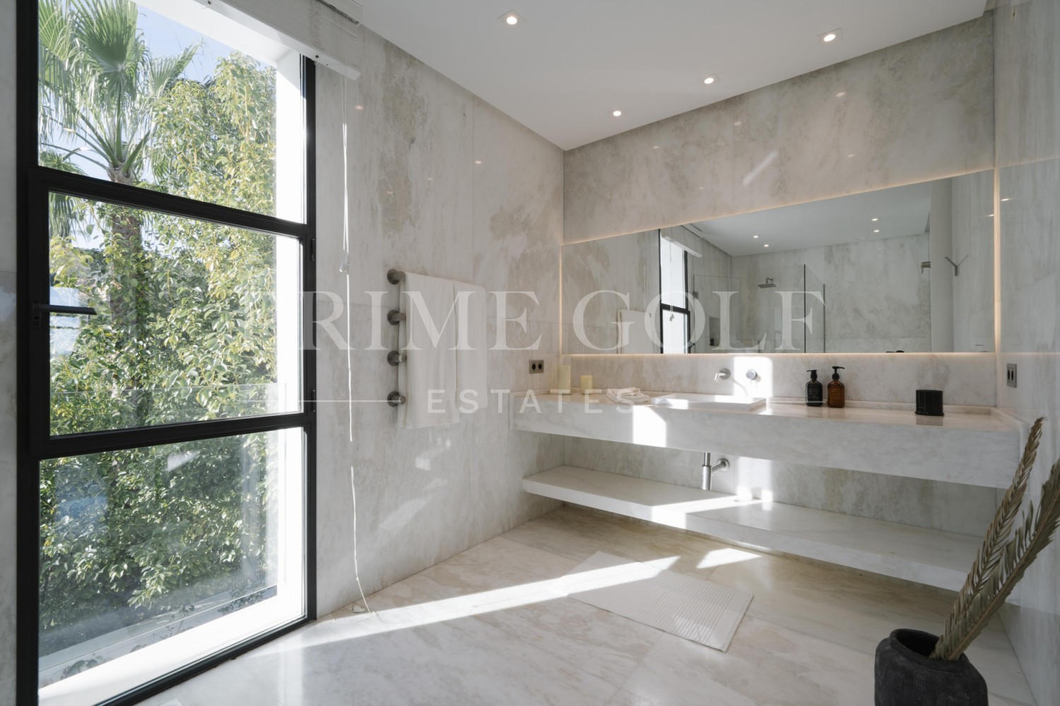 6 bed Villa For Sale in Benahavis, Malaga - thumb 24